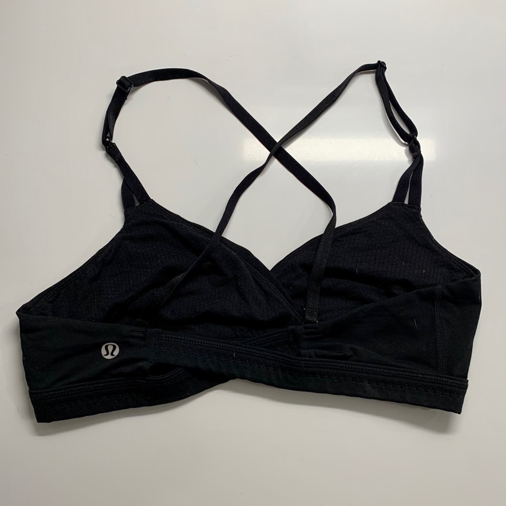 Lululemon black size 6 bra - Picture 2 of 3